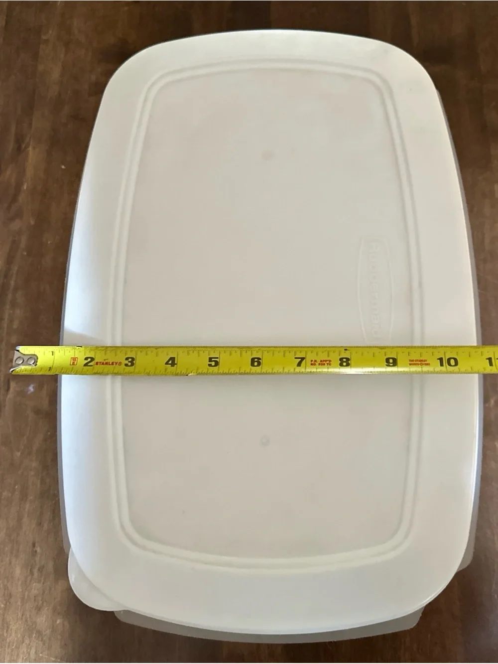 VTG Rubbermaid Servin Saver Plus 2.4 Gal Rectangle Space Saving Stacking